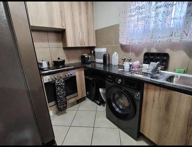 2 BEDROOM PROPERTY TO RENT IN MONAVONI